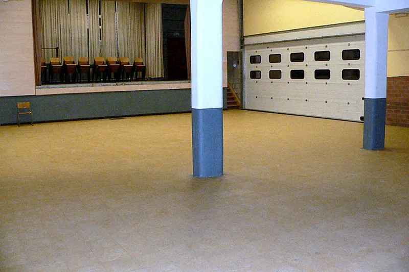 La Grande salle, vaste et lumineuse